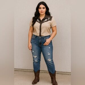 Torrid new boyfriend cropped jeans size 24